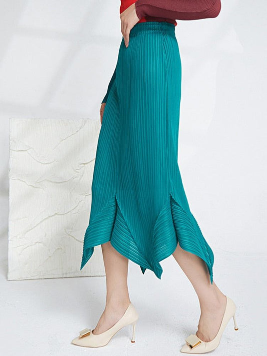 Spliced Pleated High Waisted Skirt.