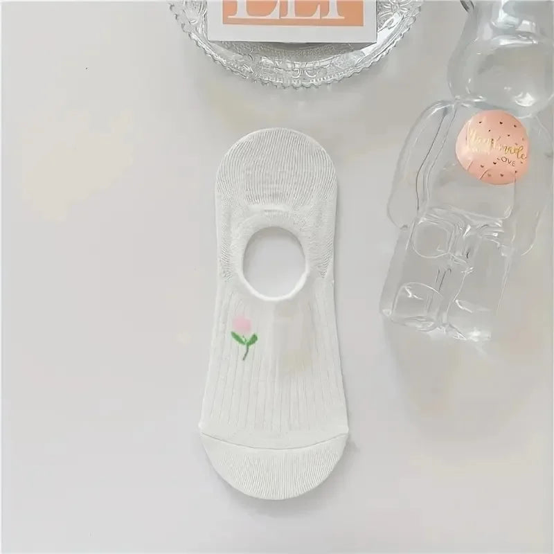 CHUANGERM 10-Pair Cute Cartoon Ankle Socks – Breathable Women's White Socks Set