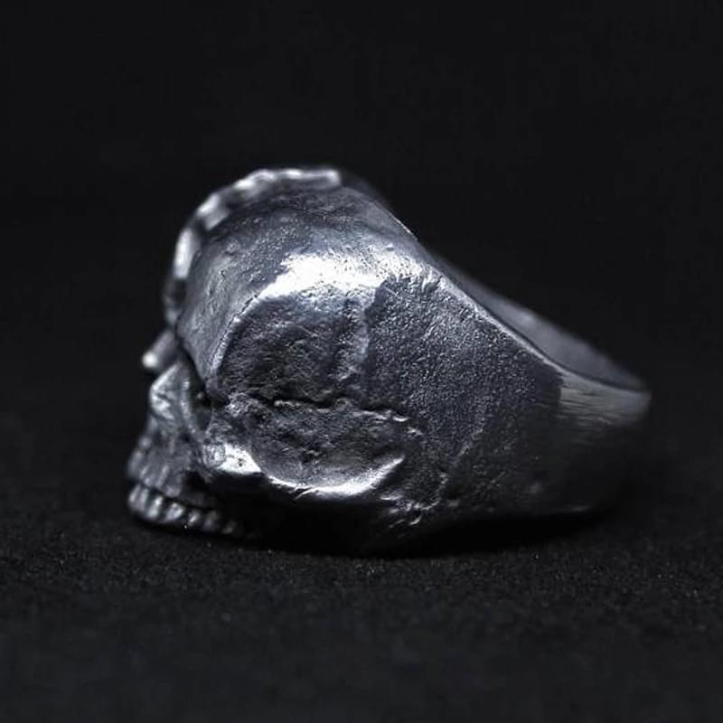 Men's Gothic Skull Ring.
