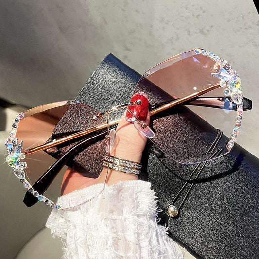 Gradient Lens Sun Glasses.