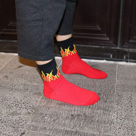 Contrast Flames Socks.