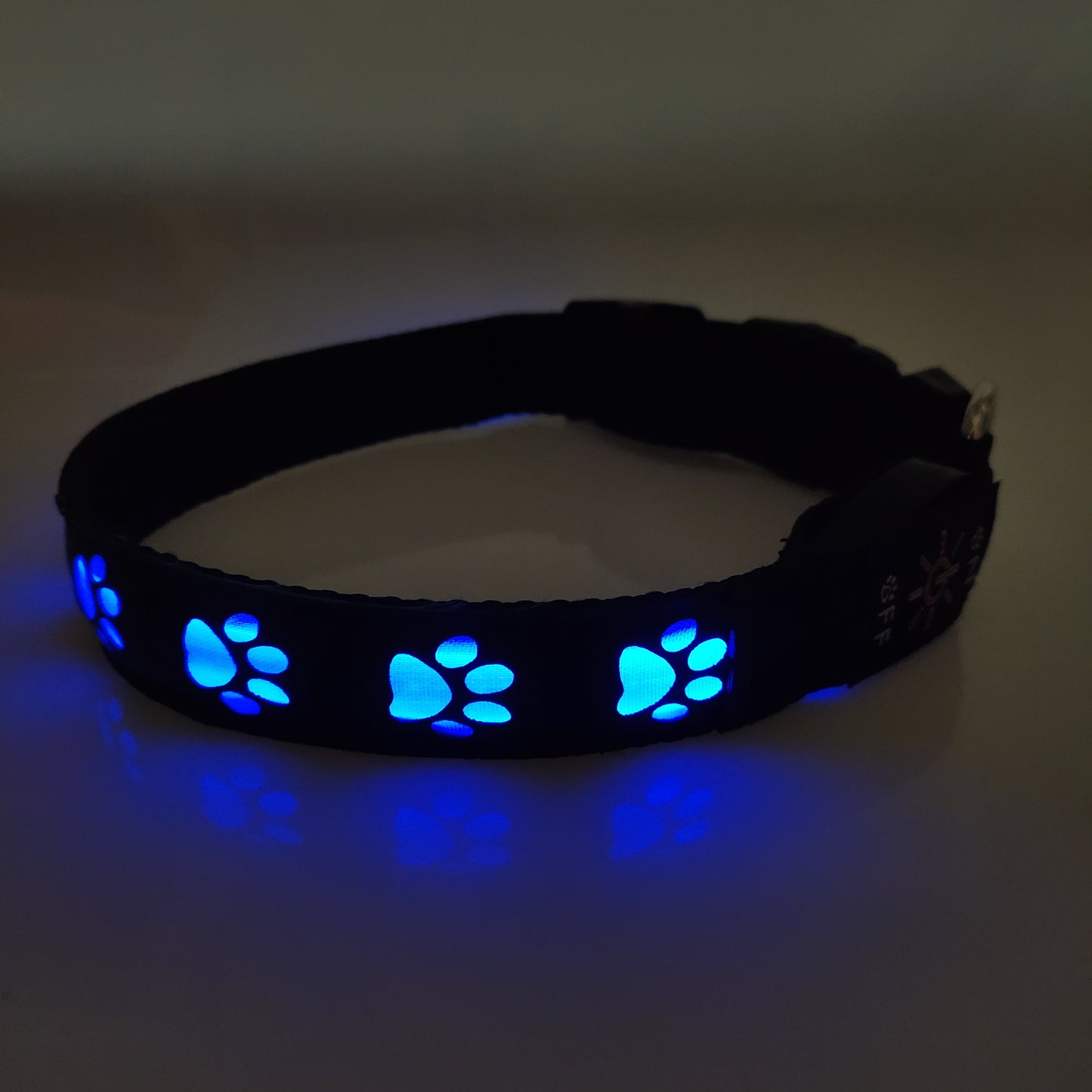 GlowGuard Pet Collar: LED Rechargeable Safety and Anti-Loss Light for Paws