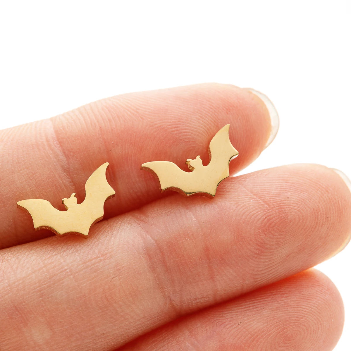 Gothic Vampire Bat Stainless Steel Tragus Stud Earring – Minimalist Halloween Piercing Jewelry for Women