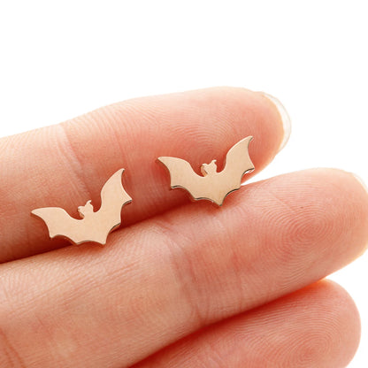 Gothic Vampire Bat Stainless Steel Tragus Stud Earring – Minimalist Halloween Piercing Jewelry for Women