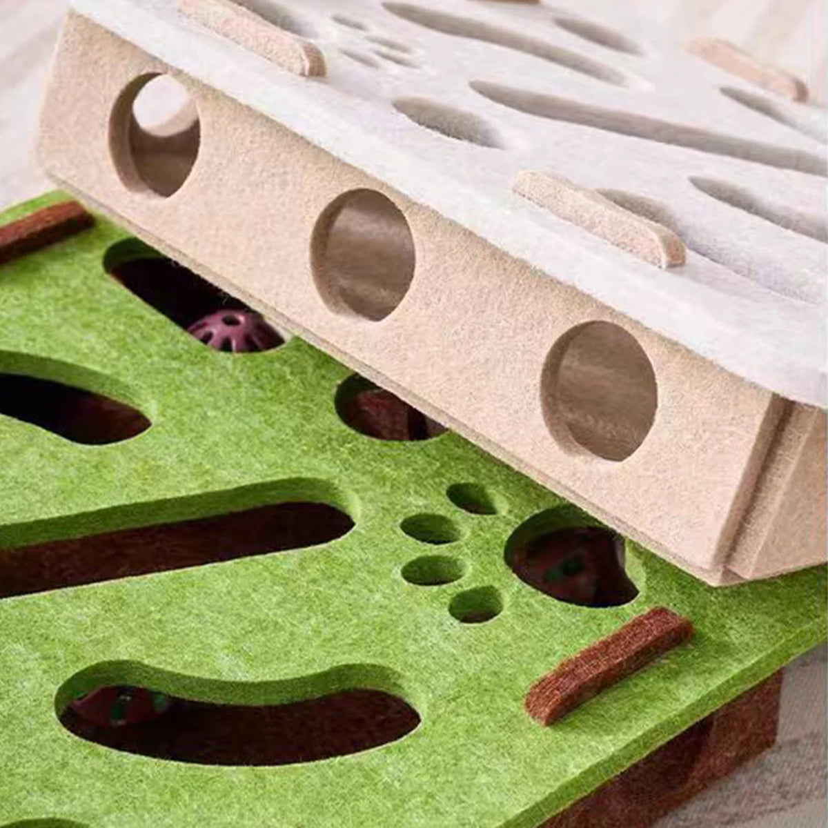 Cat Felt Puzzle Box, Interactive Maze Ball Toy for Indoor Cats and Kittens