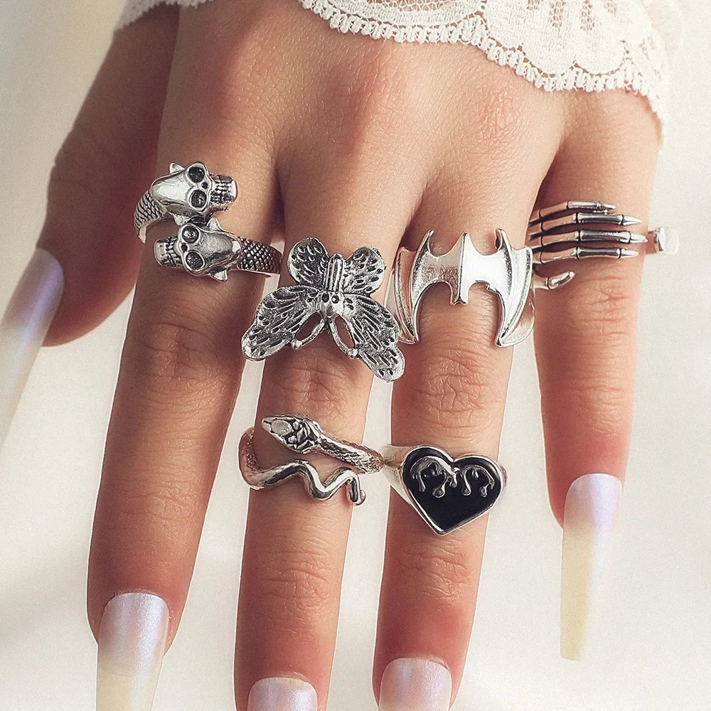 Gothic Red Crystal Heart Rings Set – 8pcs Irregular Y2K Butterfly Spider Aesthetic Jewelry for Women
