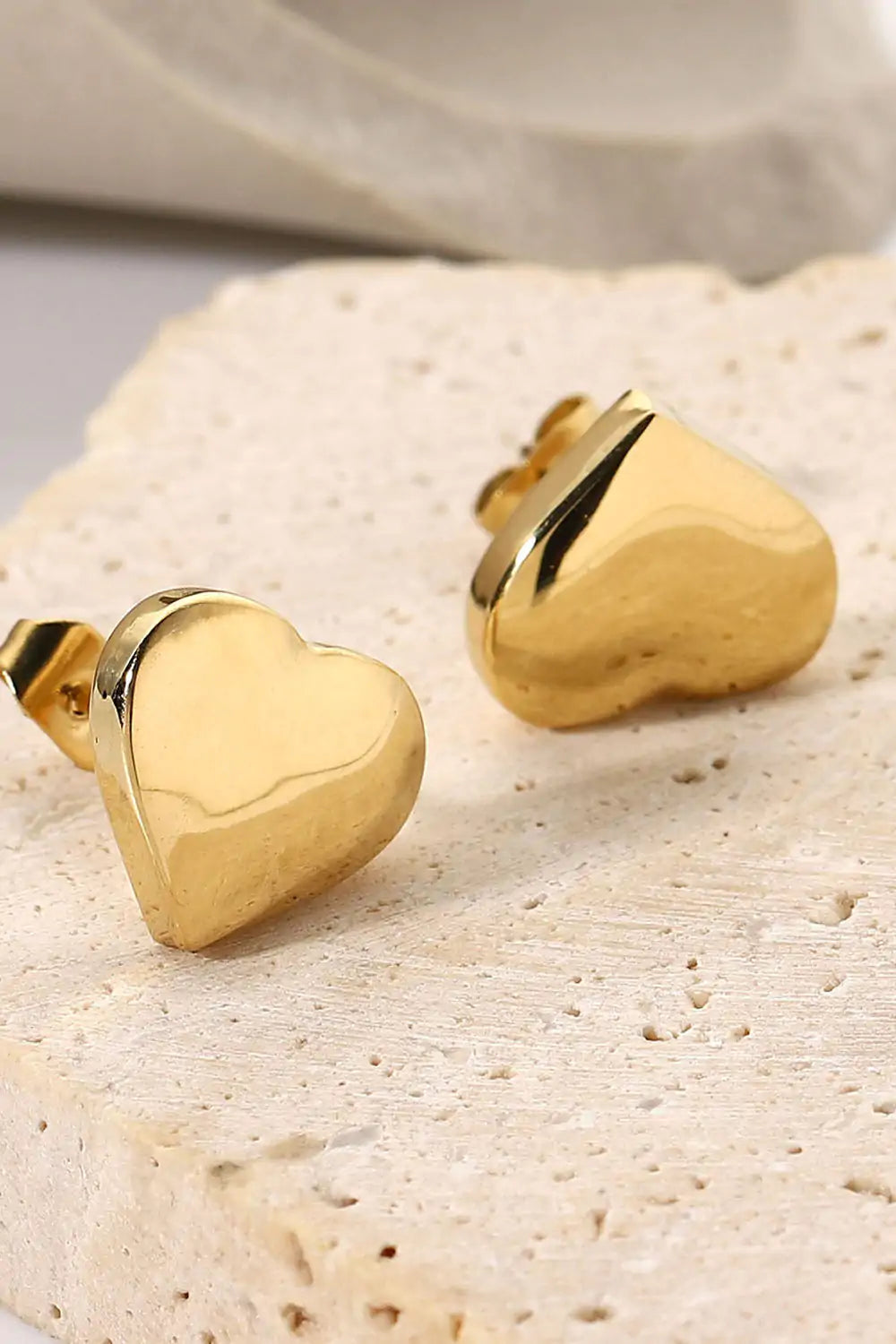 Radiant Heart Elegance:Enchanting Stud Earrings
